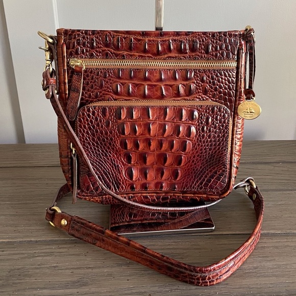 Brahmin Handbags - EUC, BRAMIN Melbourne-Cleo Pecan Brown, Moc-Croc Crossbody.